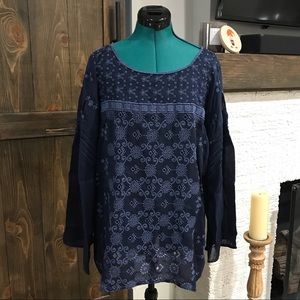 (L, XL) Eyelet Embroidered Top
